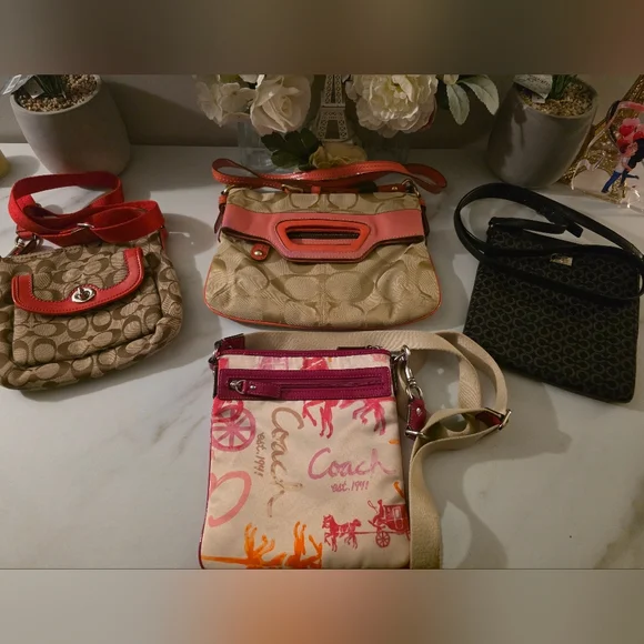 Coach Bags - Picture 1 of 3